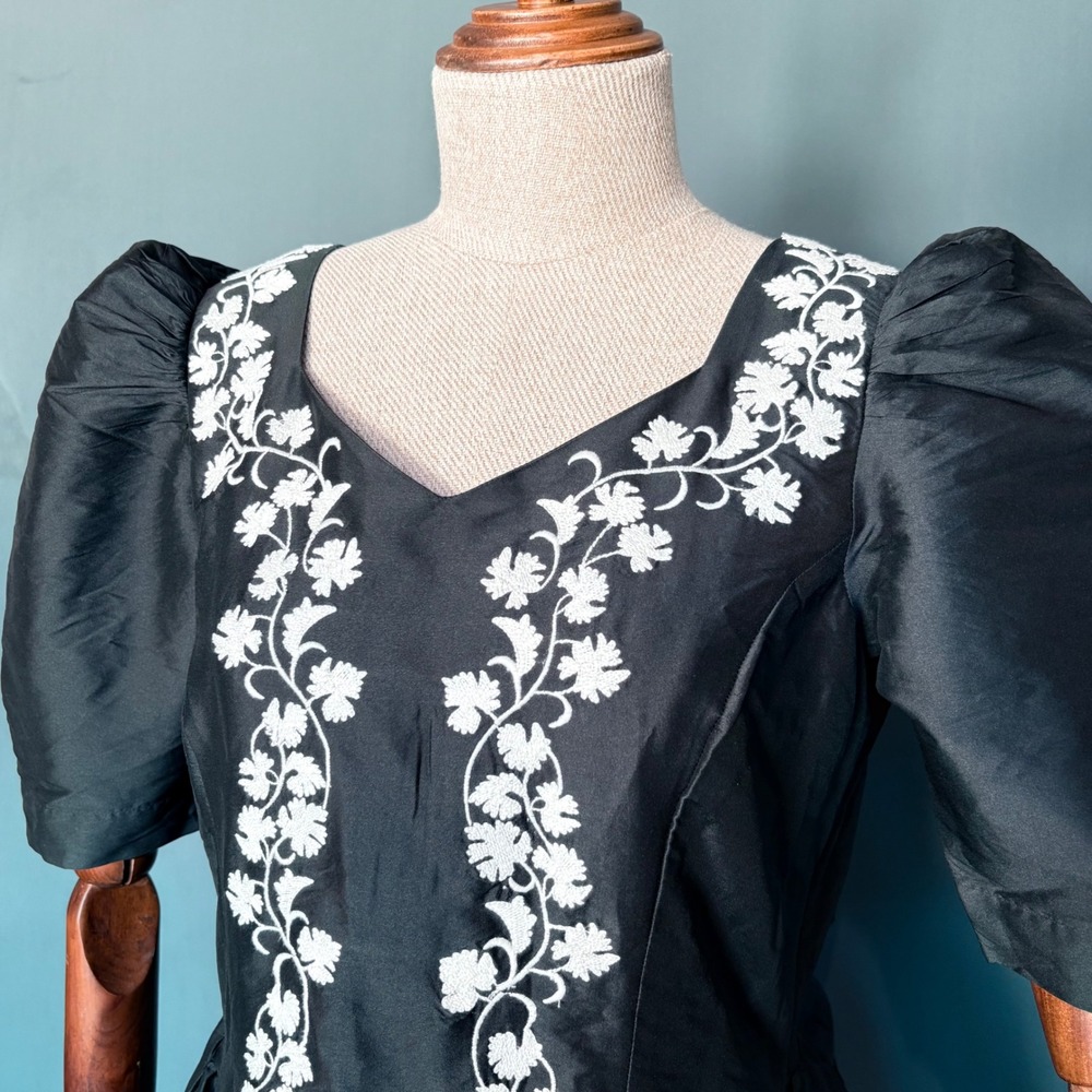 BATSHEVA Embroidered Vine Midi Dress‎ | Size 10 | Black Square Neck Victorian